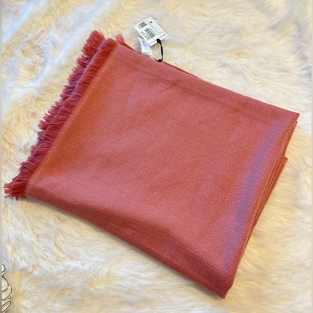 NWT Lululemon Wool Blanket Scarf / color: BRRO/PPUF 60*48 inches
